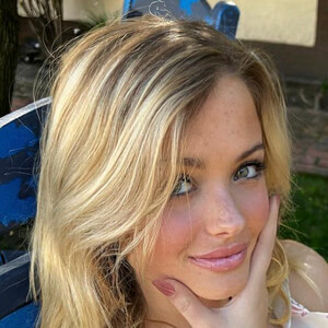 Isabella Betwee image 8