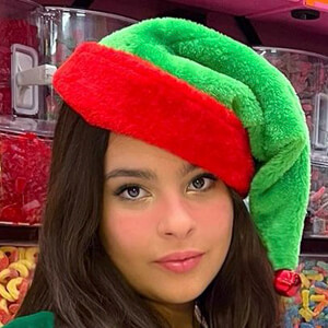 Isabella Chirinos, 19 (TikTok Star)