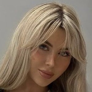 Isabella Gray image 5