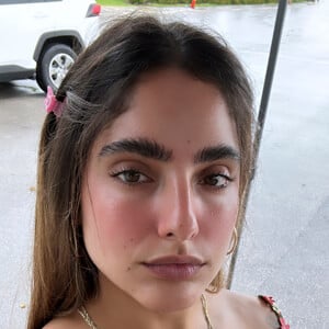 Isabella Ladera, 26 (TikTok明星)