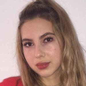 Isabella Rose Taylor, 24 (时装设计师)