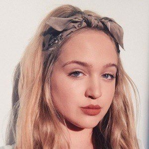 Isabella Strong image 6