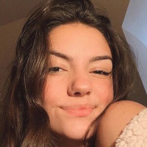 Isabelle Brown image 8