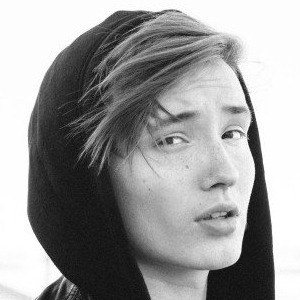 Isac Elliot, 24 (Pop Singer)