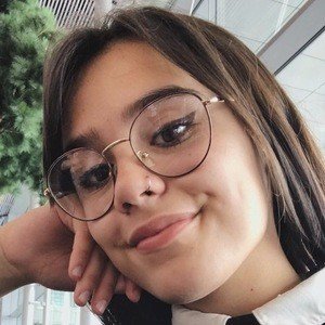 Isadora Vera, 22 (YouTube Star)