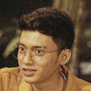 Isan Karis, 31 (YouTube Star)