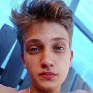 Islam Ashi, 23 (YouTube明星)