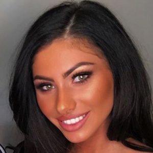 Isobel Mills, 28 (Star de la réalité)