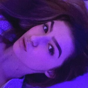 Issey Moloney, 20 (TikToker)