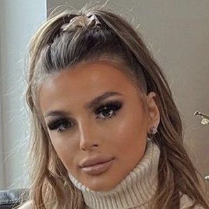 Issy Oakley, 27 (TikTok Star)