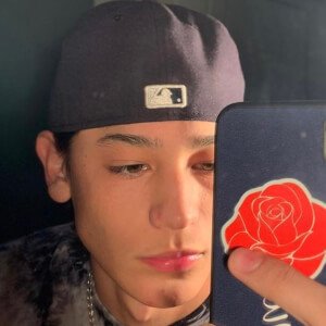 itisviic, 23 (TikTok明星)