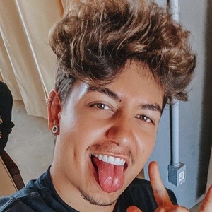 ItsBrunico, 28 (TikTok明星)