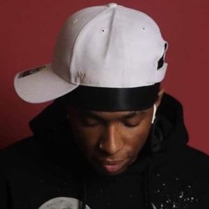 ItsDjSzn, 23 (YouTube Star)