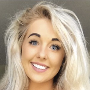 itsellamidd, 25 (TikTok Star)