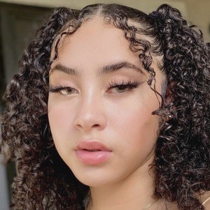 Itsnanieee, 23 (TikToker)