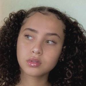 Itsnanieee, 23 (TikTok明星)