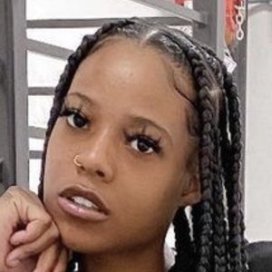 ItsNiya, 27 (YouTube Star)