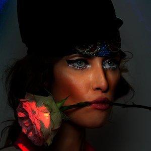 Iulia Albu, 42 (博主)