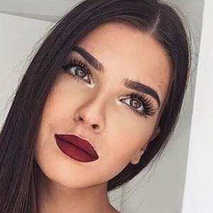 Iva Nikolina Juric, 29 (Instagram明星)