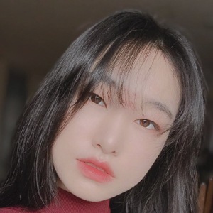 Ivy Zhou image 3