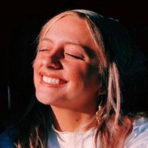 Iwannahugpostmalone, 27 (TikTok明星)