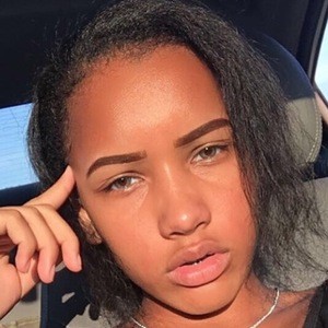 Iylalife, 22 (YouTube Star)