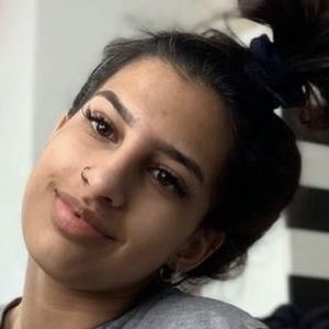 Izaahandxara, 22 (TikTok Star)
