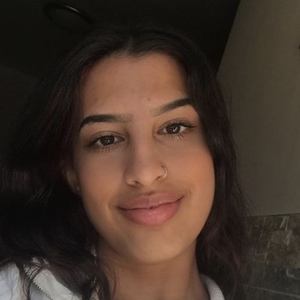 Izaahandxara, 22 (TikTok Star)
