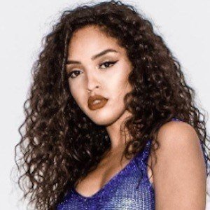 Izabela Guedes, 35 (Model)