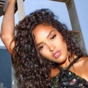 Izabela Guedes, 35 (Model)