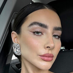 Izabella Angus, 29 (Stylist)