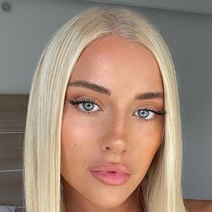 Izzie Burleton image 6