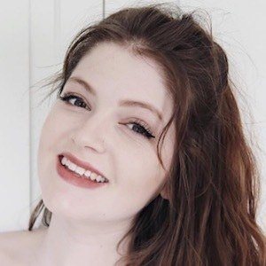 Izzie Naylor image 7