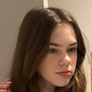 Izzy Trodd, 18 (TikTok Star)