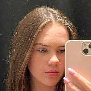 Izzy Trodd, 18 (TikTok Star)
