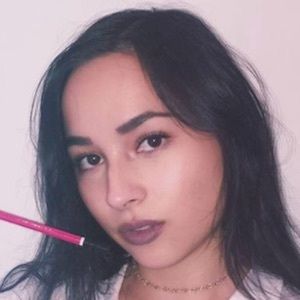 J Lou, 29 (Facebook明星)