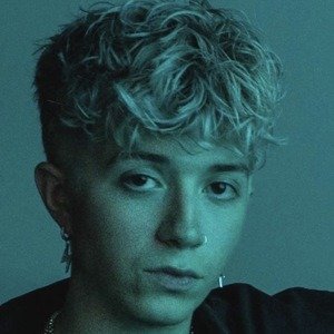 Jack Avery, 26 (Pop Singer)
