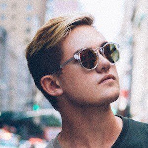 Jack Hess, 25 (流行歌手)