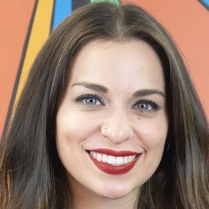 Jackie Castro, 28 (流行歌手)