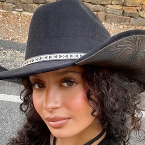 Jackie La Bonita, 25 (TikTok Star)