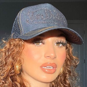 Jackie La Bonita, 25 (TikTok Star)