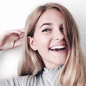Jade Anna Van Vliet, 19 (YouTuber)