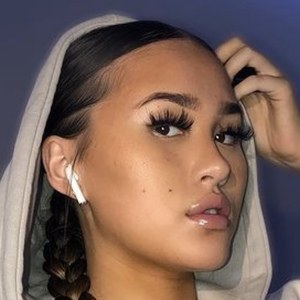 Jade Carmel Whiting, 22 (企业家)