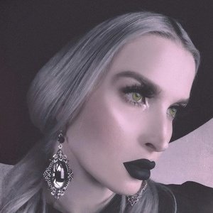 Jade the Libra image 2
