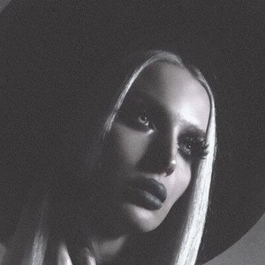 Jade the Libra image 3