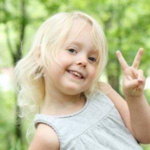 Jaka Stauffer, 10 (YouTube Star)