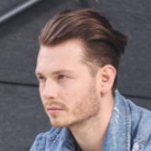 Jake Daniels image 3