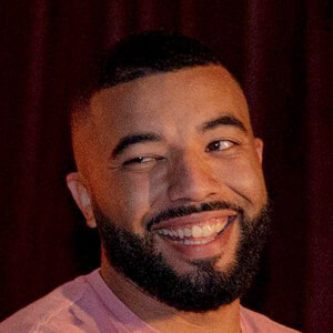 James Duncan, 34 (Anfitrión de Podcast)