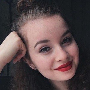 Jamie Bloch, 26 (TV Actress)