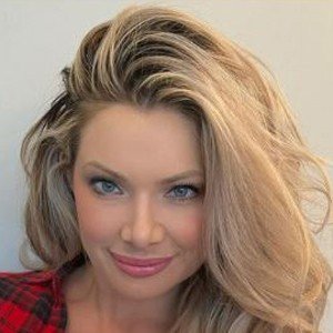 Janelle Pierzina image 3